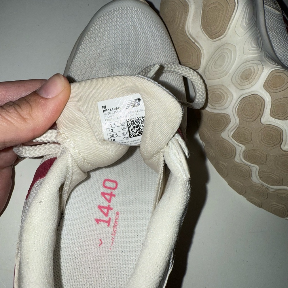 New Balance Kids Sneakers |White & Pink| Size 12.5 Little Girl | Athletic Shoes - Picture 4 of 4